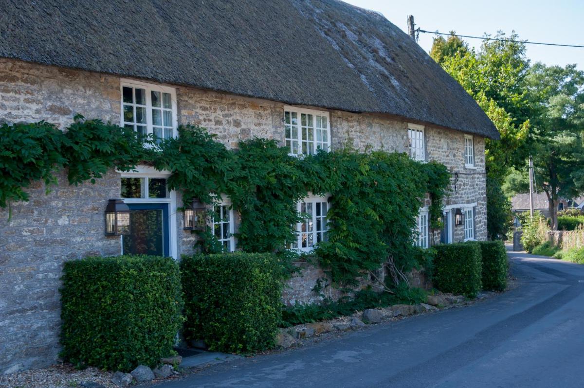 Summer Lodge Country House Hotel