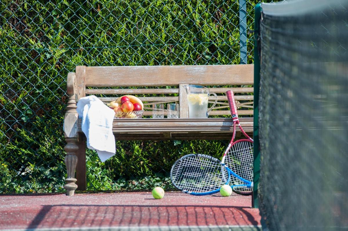 Summer Lodge Country House Hotel