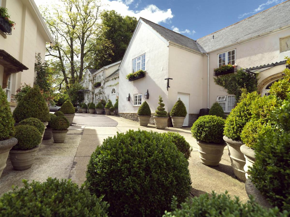 Summer Lodge Country House Hotel