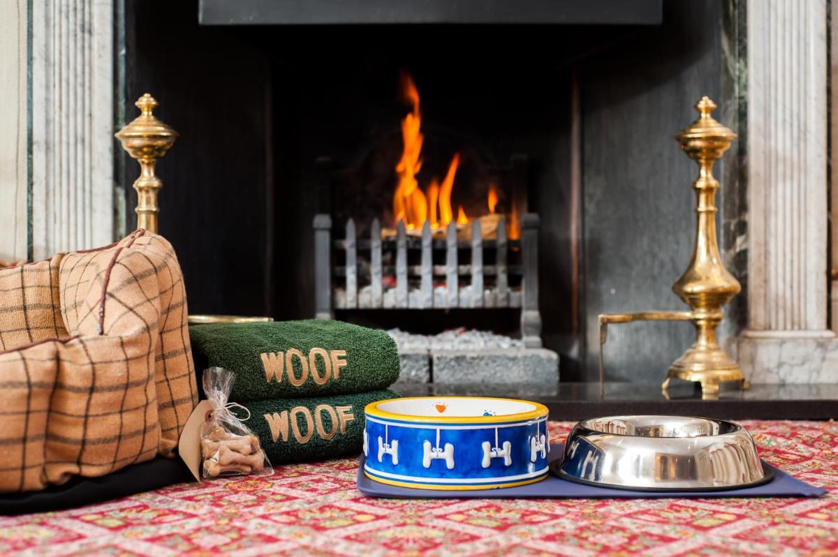 Summer Lodge Country House Hotel