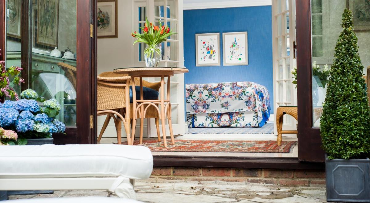 Summer Lodge Country House Hotel