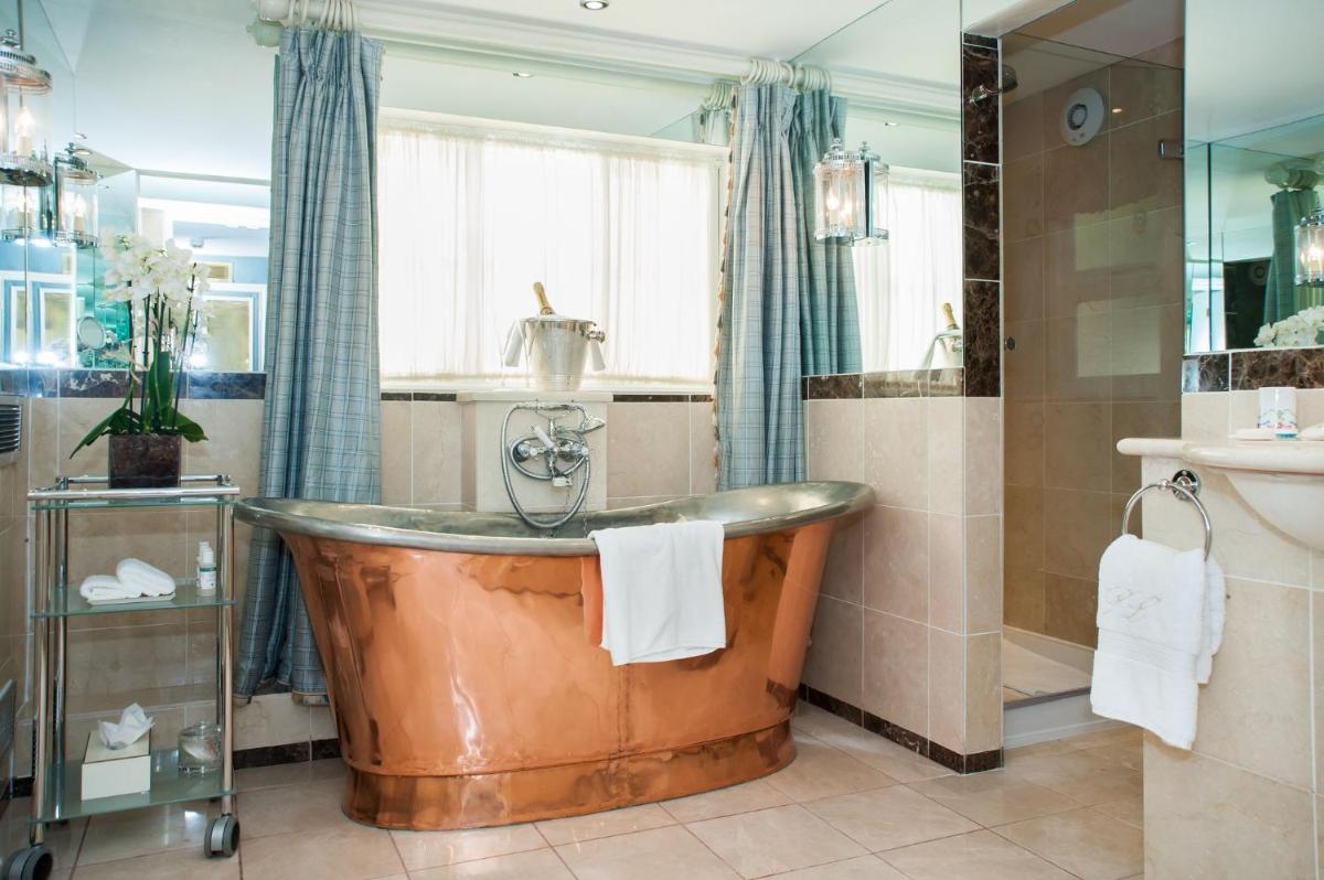 Summer Lodge Country House Hotel