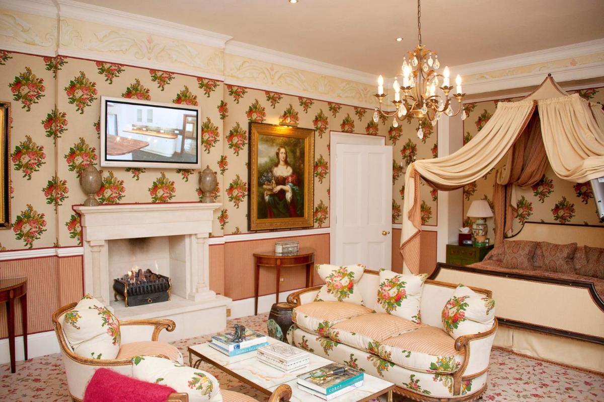 Summer Lodge Country House Hotel