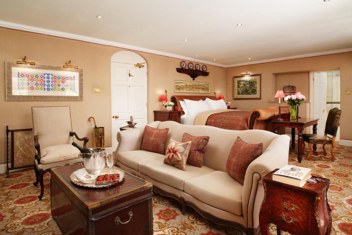 Summer Lodge Country House Hotel