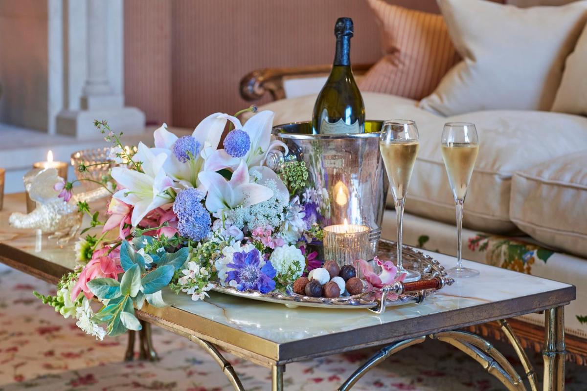 Summer Lodge Country House Hotel