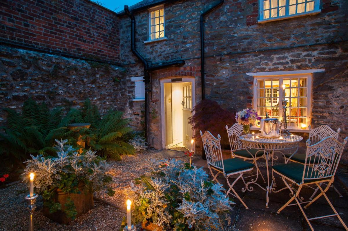 Summer Lodge Country House Hotel