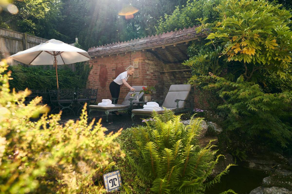 Summer Lodge Country House Hotel