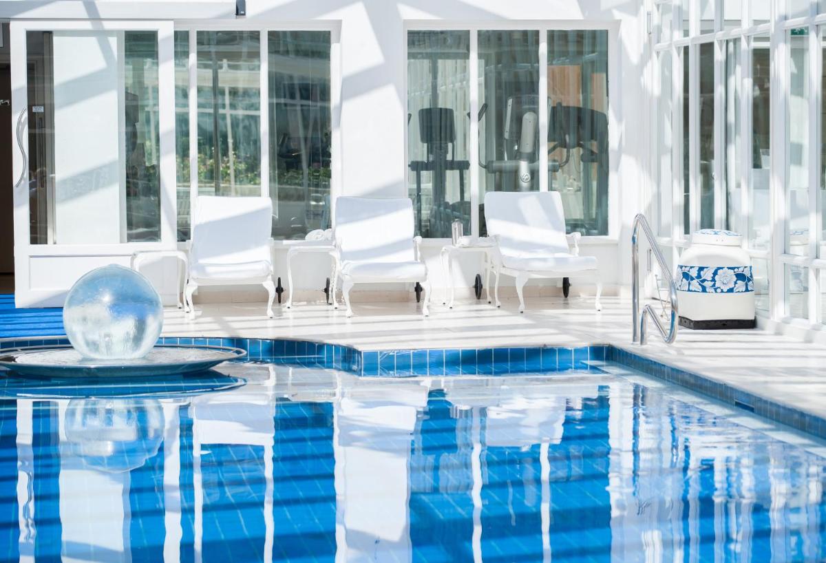 Summer Lodge Country House Hotel