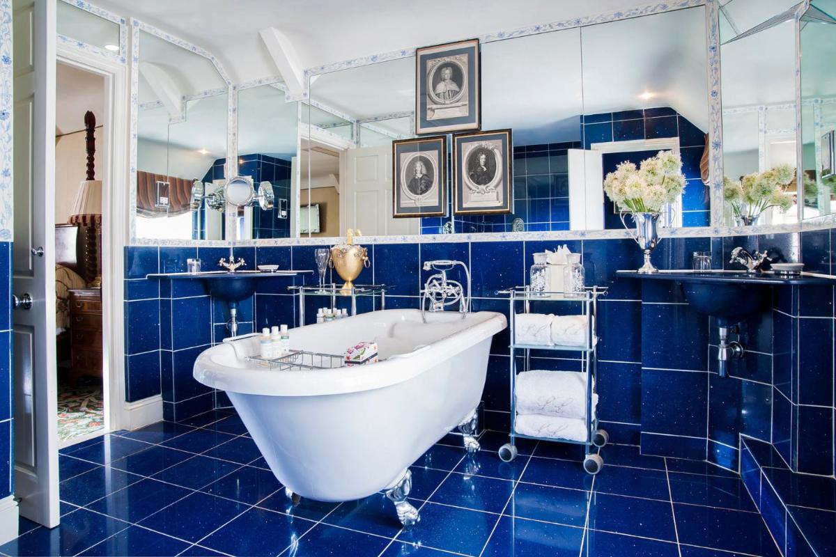 Summer Lodge Country House Hotel