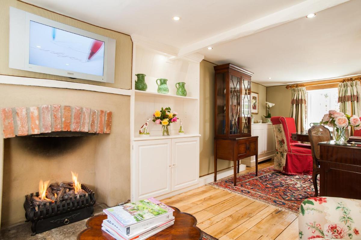 Summer Lodge Country House Hotel