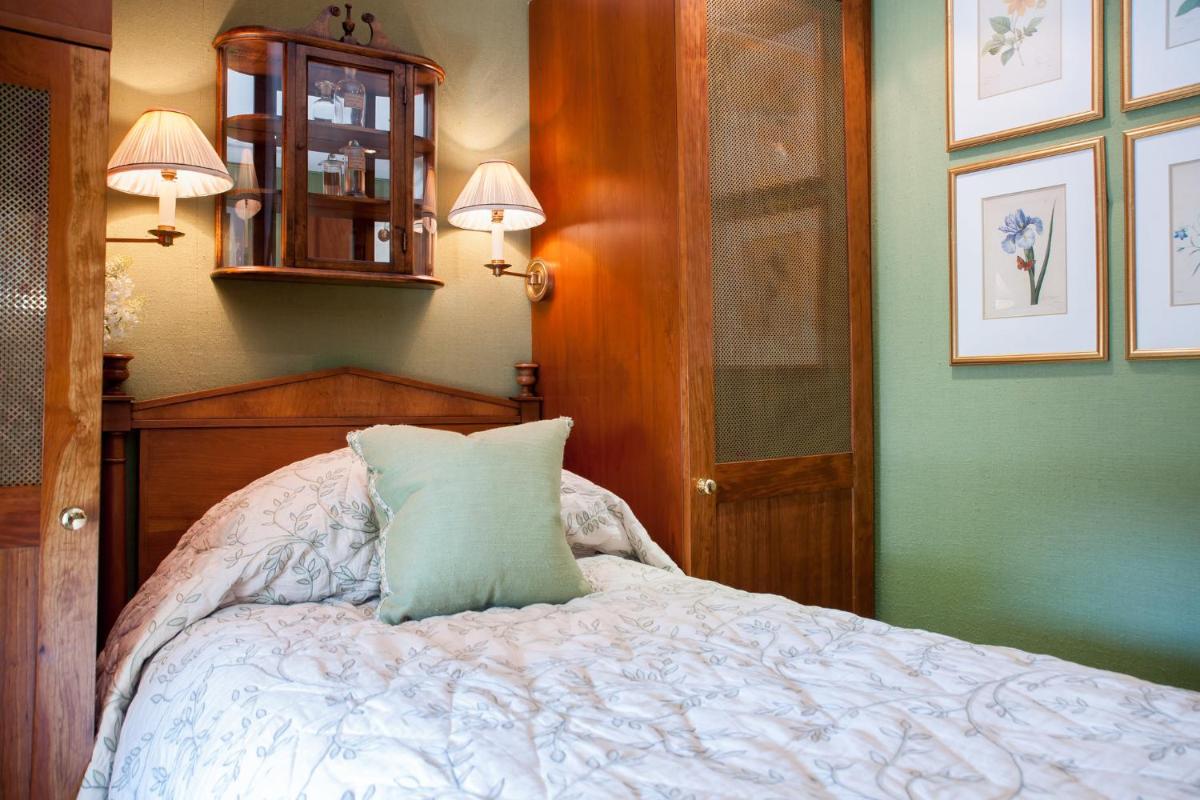 Summer Lodge Country House Hotel