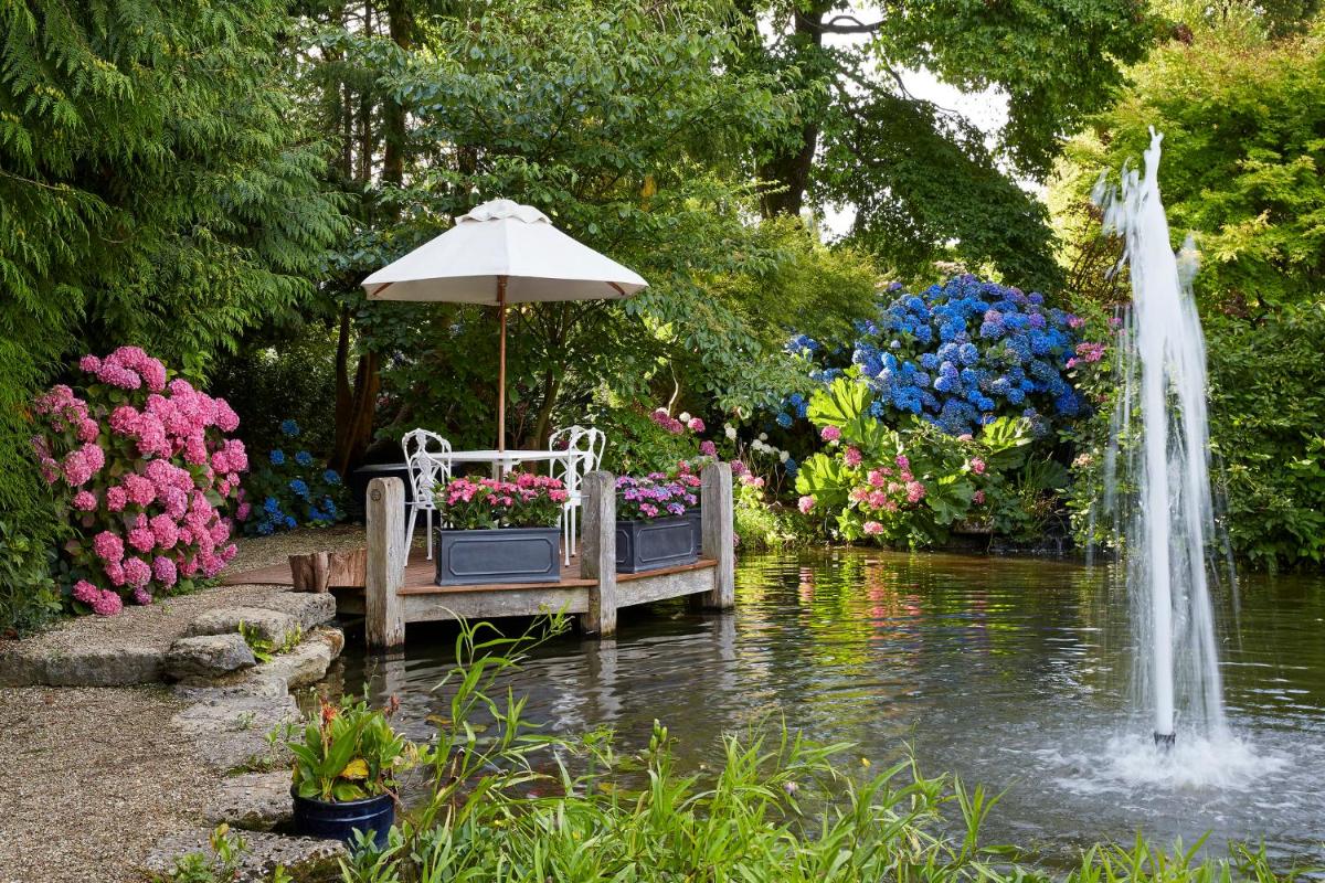 Summer Lodge Country House Hotel