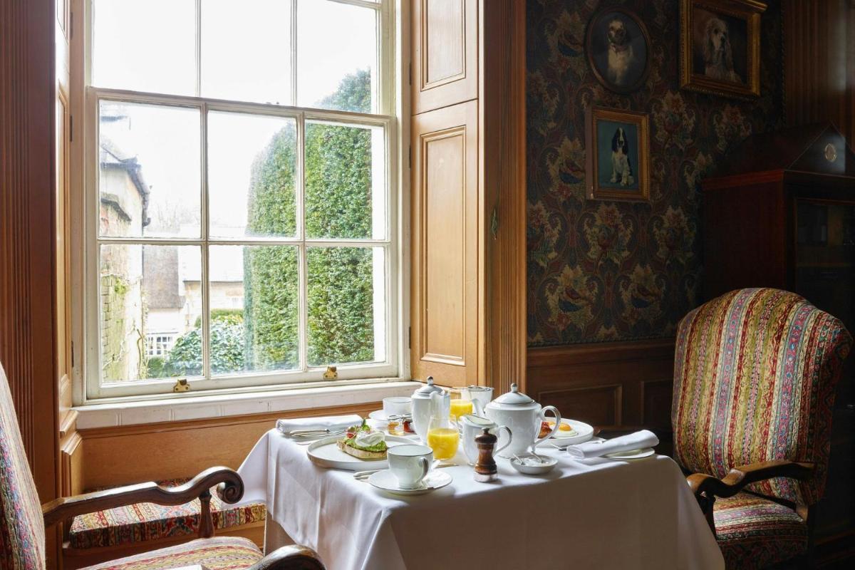 Summer Lodge Country House Hotel