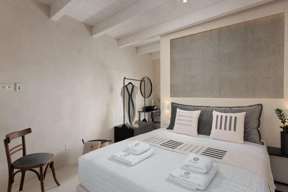 Sutor Chic Manor