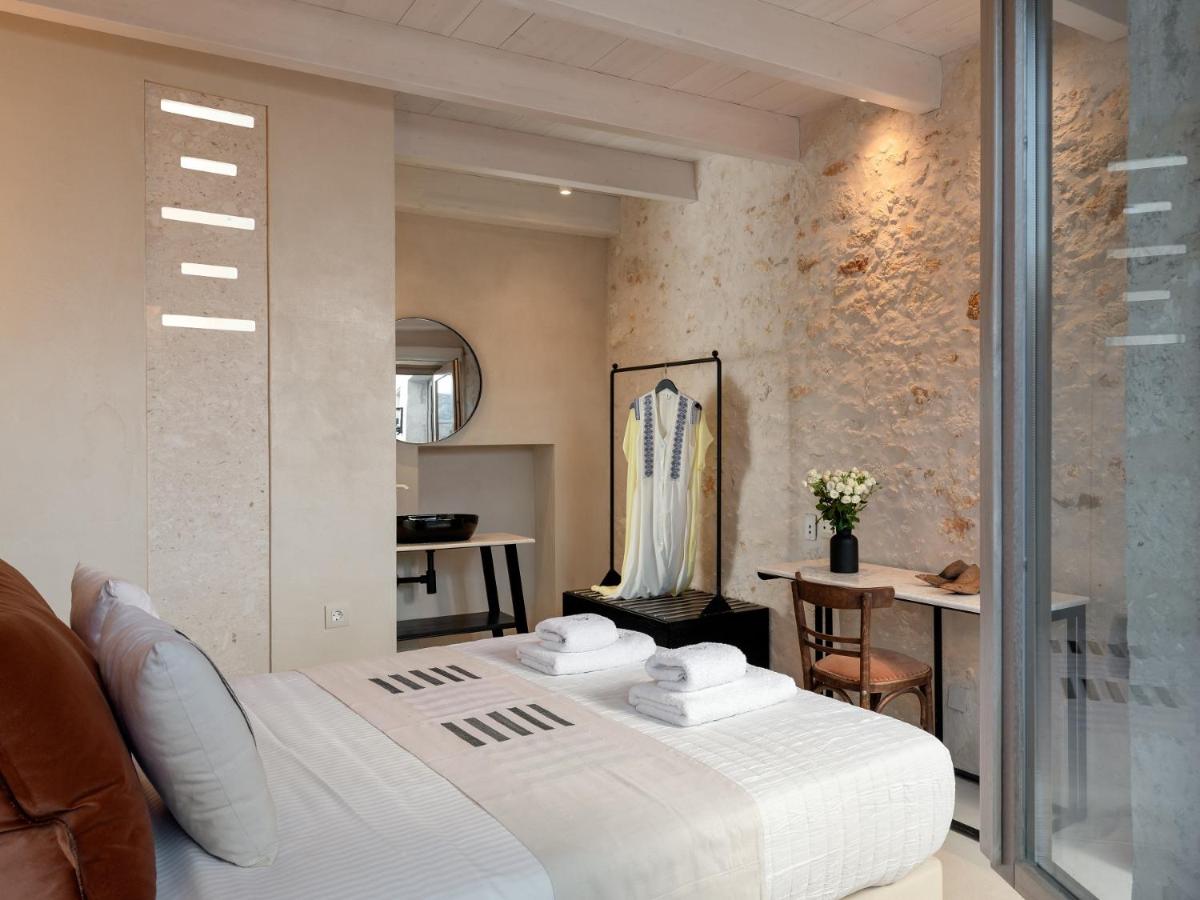 Sutor Chic Manor