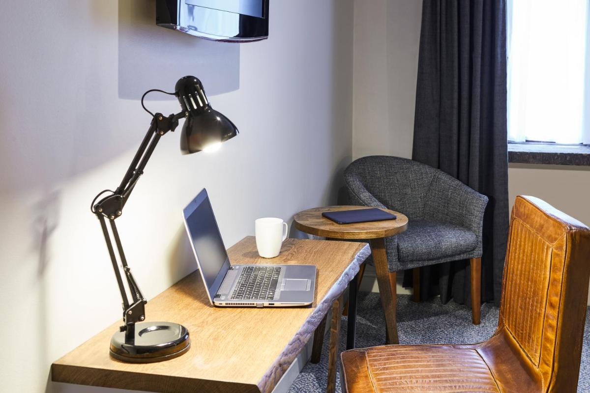 Mercure Barnsley Tankersley Manor Hotel