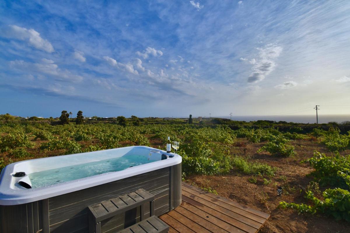 Abraxas Vigne di Pantelleria - Tenuta Bukkuram