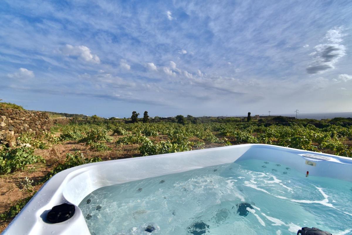 Abraxas Vigne di Pantelleria - Tenuta Bukkuram