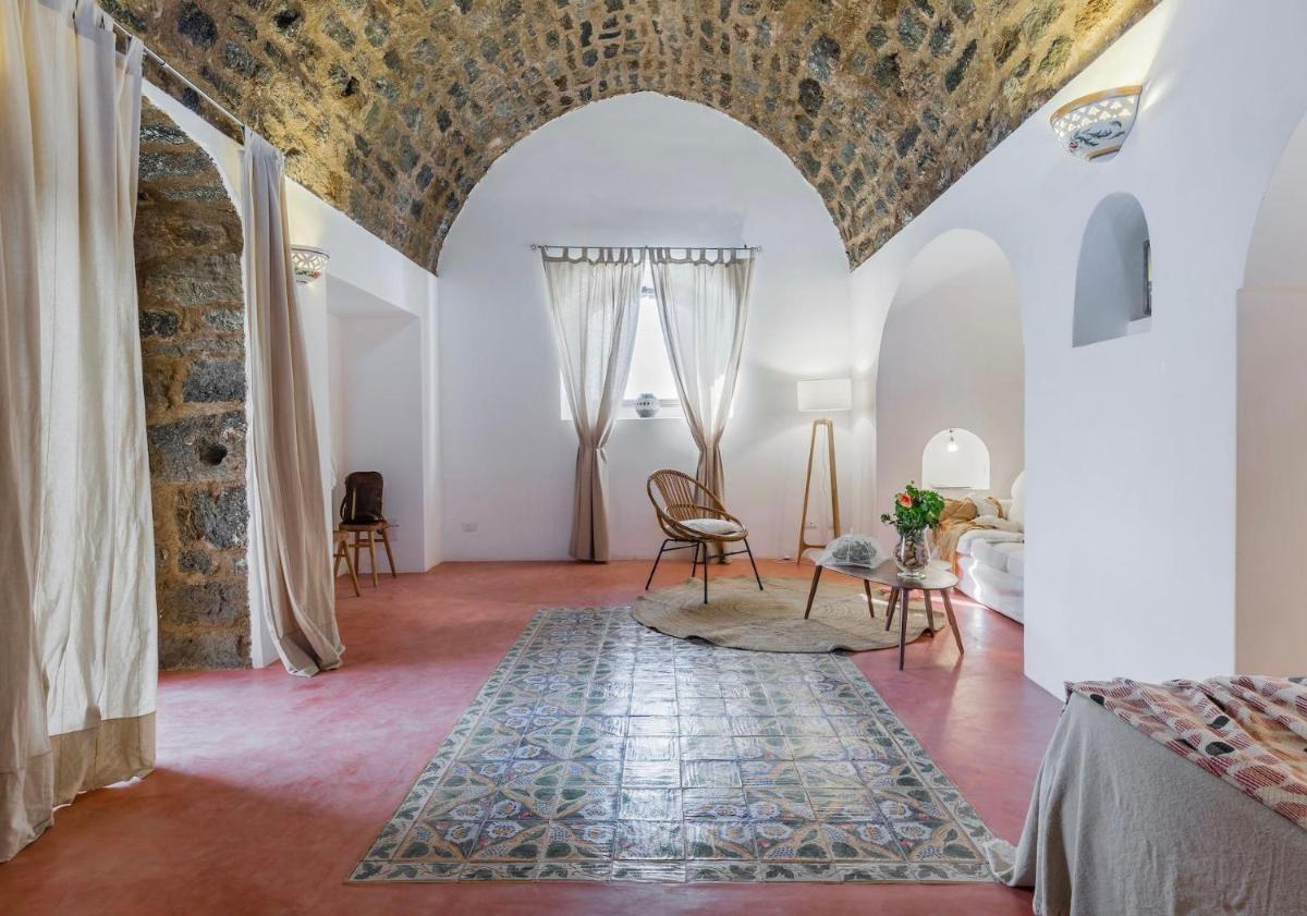 Abraxas Vigne di Pantelleria - Tenuta Bukkuram