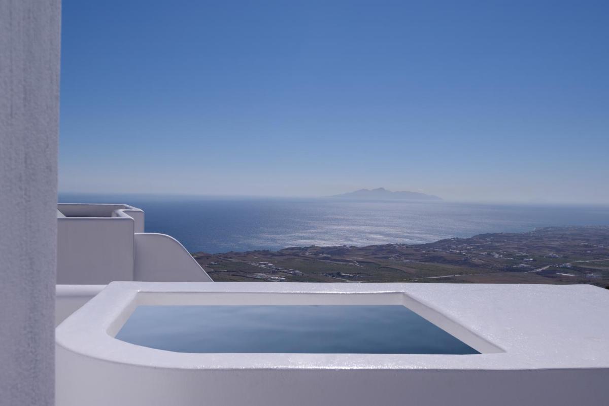 Terra Blanca Suites