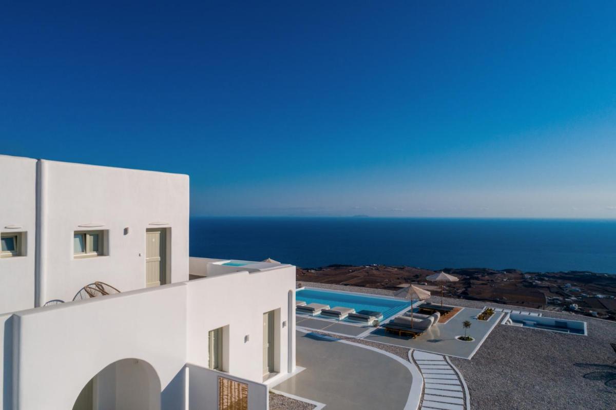 Terra Blanca Suites