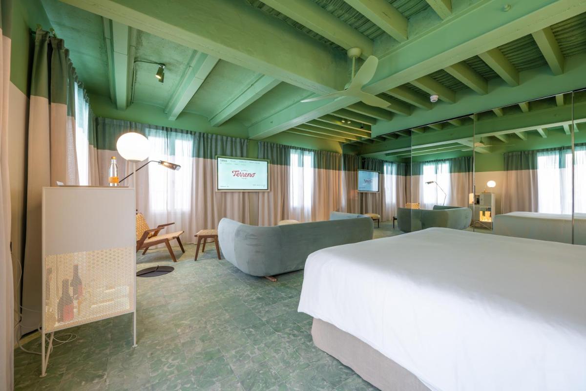 Terreno Barrio Hotel