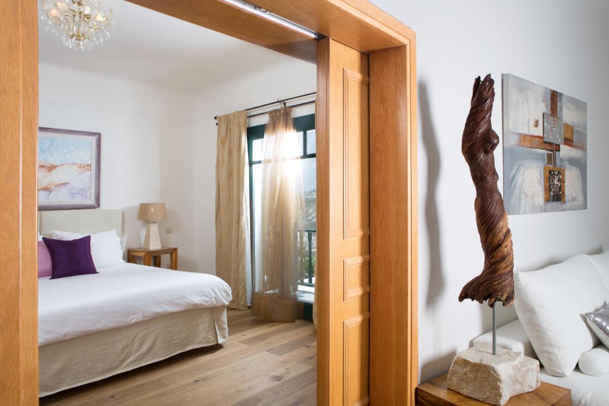 Tharroe of Mykonos Boutique Hotel