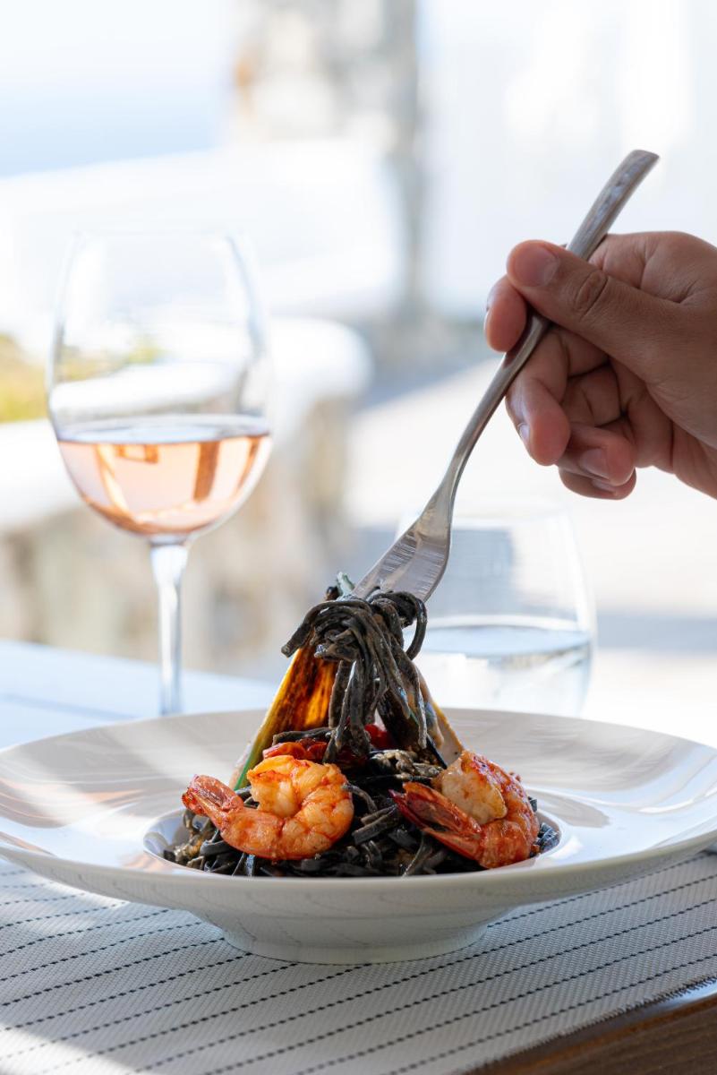 Tharroe of Mykonos Boutique Hotel