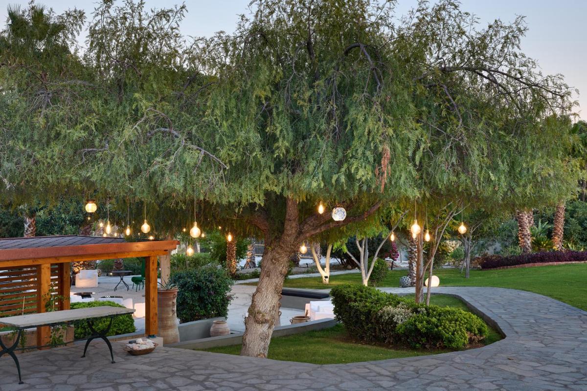 Aquagrand Artistic Luxury Beach Resort - Adults Only