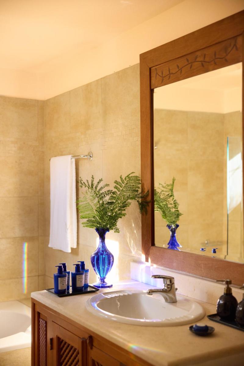Aquagrand Artistic Luxury Beach Resort - Adults Only