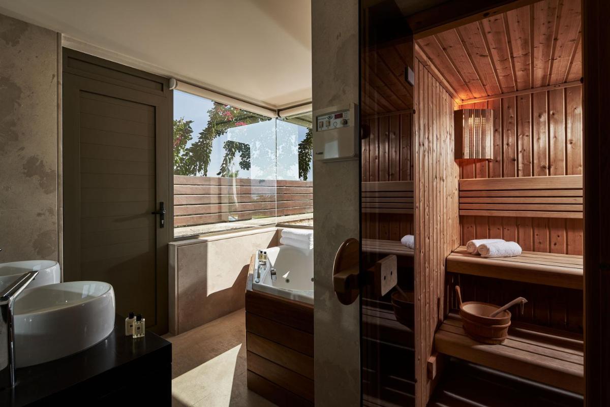 Aquagrand Artistic Luxury Beach Resort - Adults Only