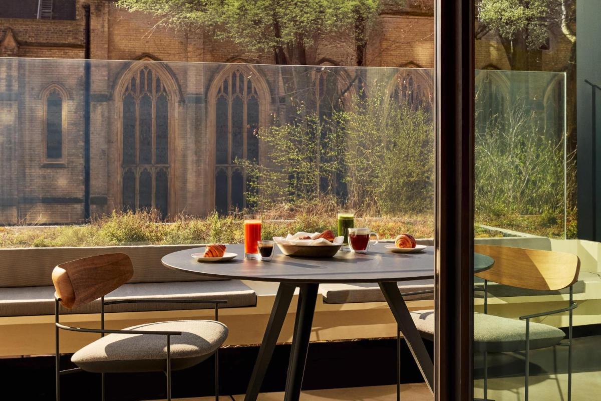 The Berkeley, Maybourne