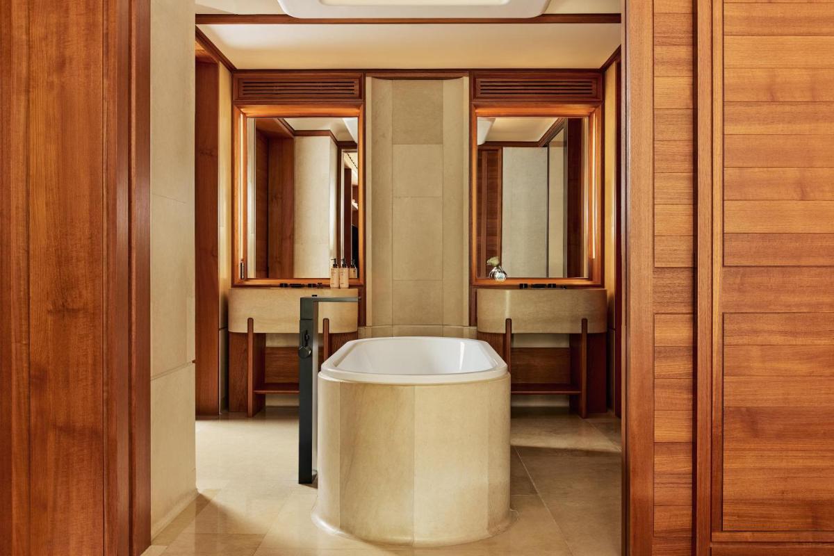 The Berkeley, Maybourne