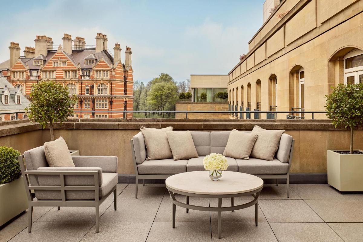 The Berkeley, Maybourne