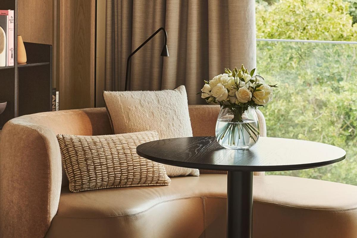 The Berkeley, Maybourne