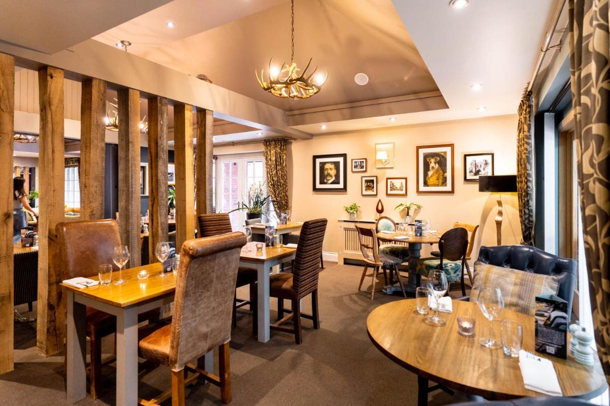 The Dewdrop Inn