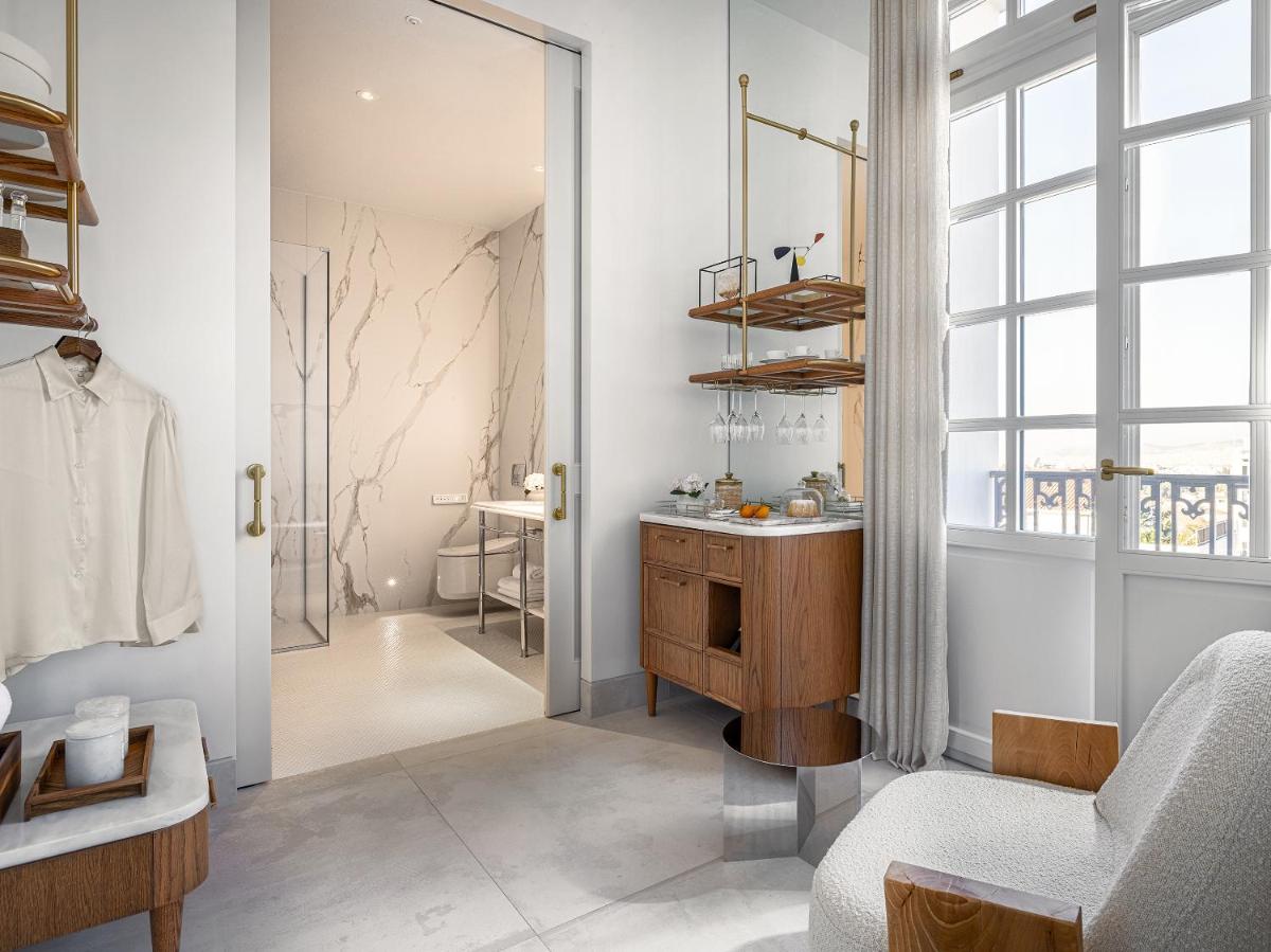 The Dolli at Acropolis, A Hotel to Live