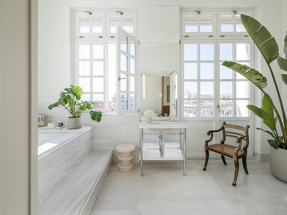 The Dolli at Acropolis, A Hotel to Live