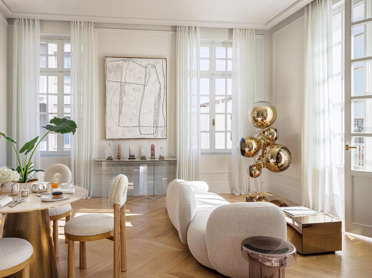 The Dolli at Acropolis, A Hotel to Live