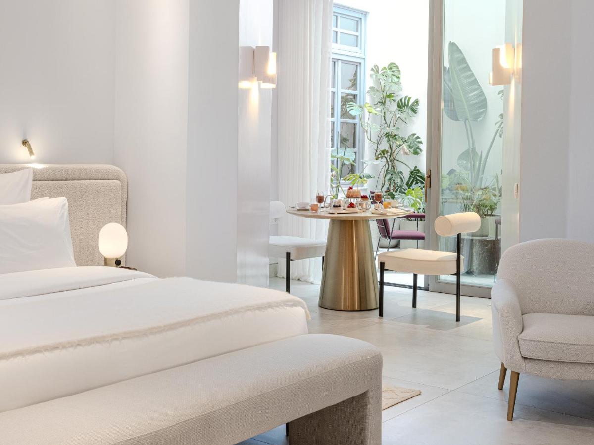 The Dolli at Acropolis, A Hotel to Live