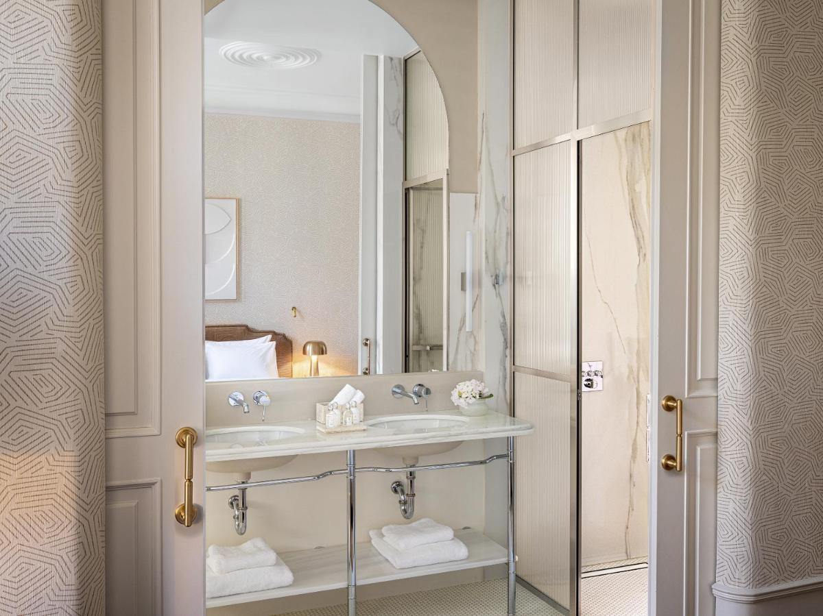 The Dolli at Acropolis, A Hotel to Live