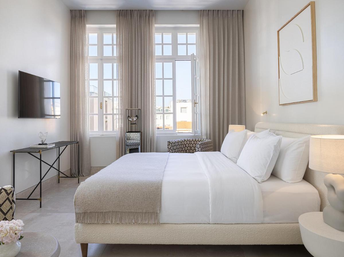 THE DOLLI at Acropolis, A Hotel to Live