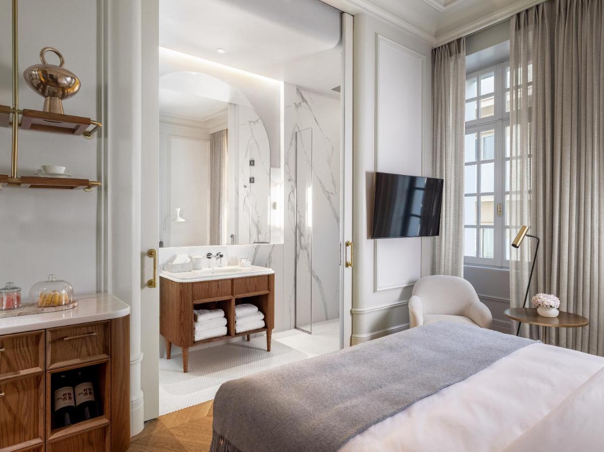 THE DOLLI at Acropolis, A Hotel to Live