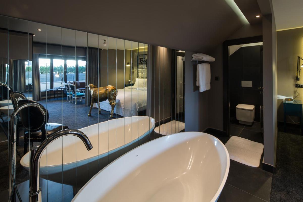 The Exhibitionist Hotel