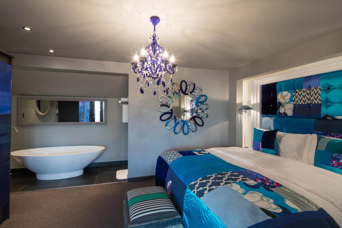 The Exhibitionist Hotel