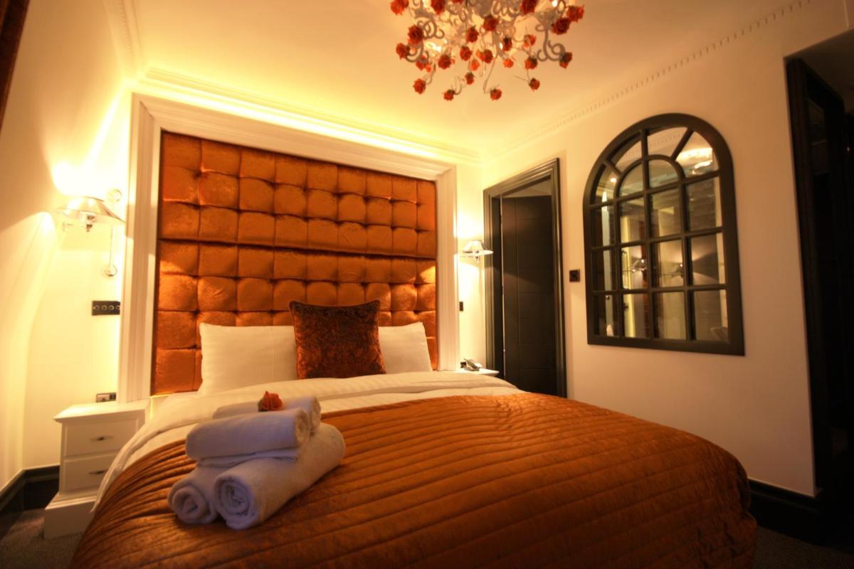 The Exhibitionist Hotel