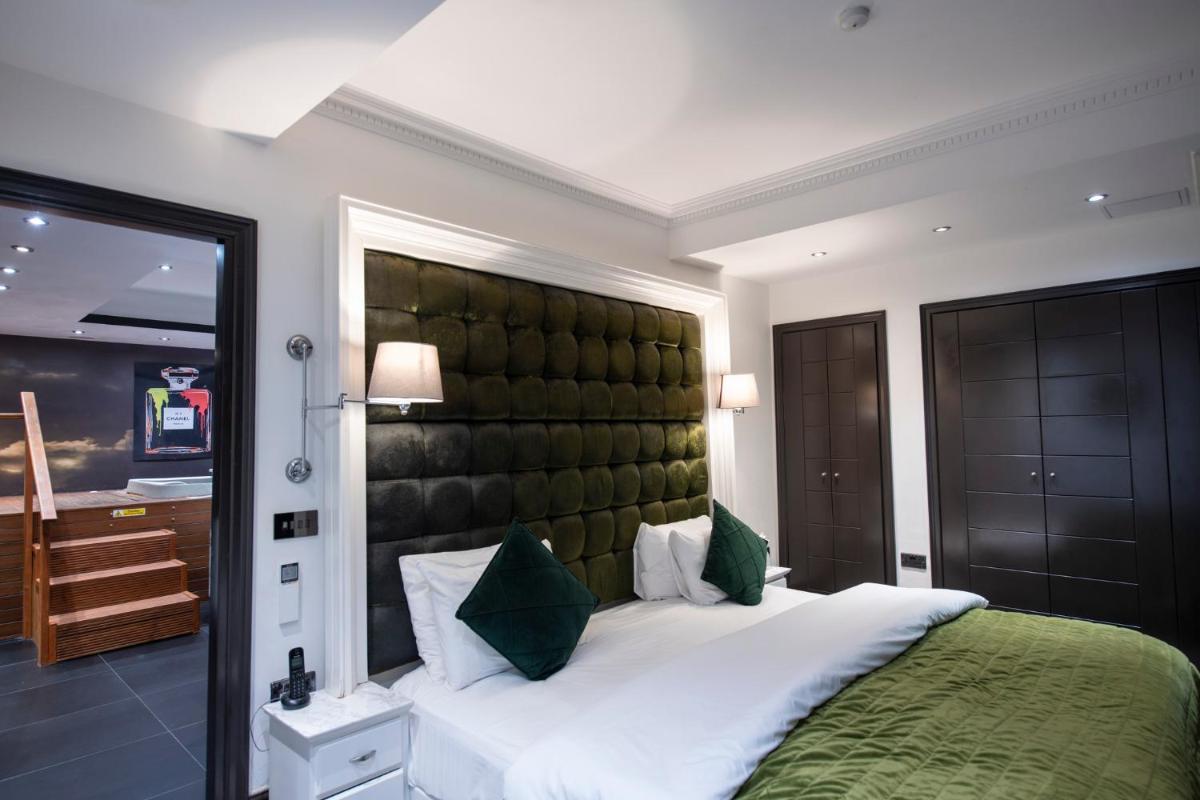 The Exhibitionist Hotel