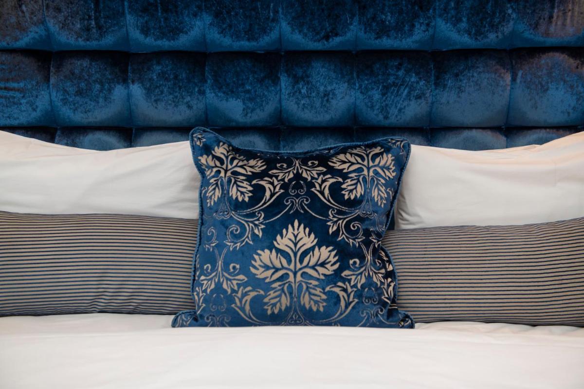 The Exhibitionist Hotel