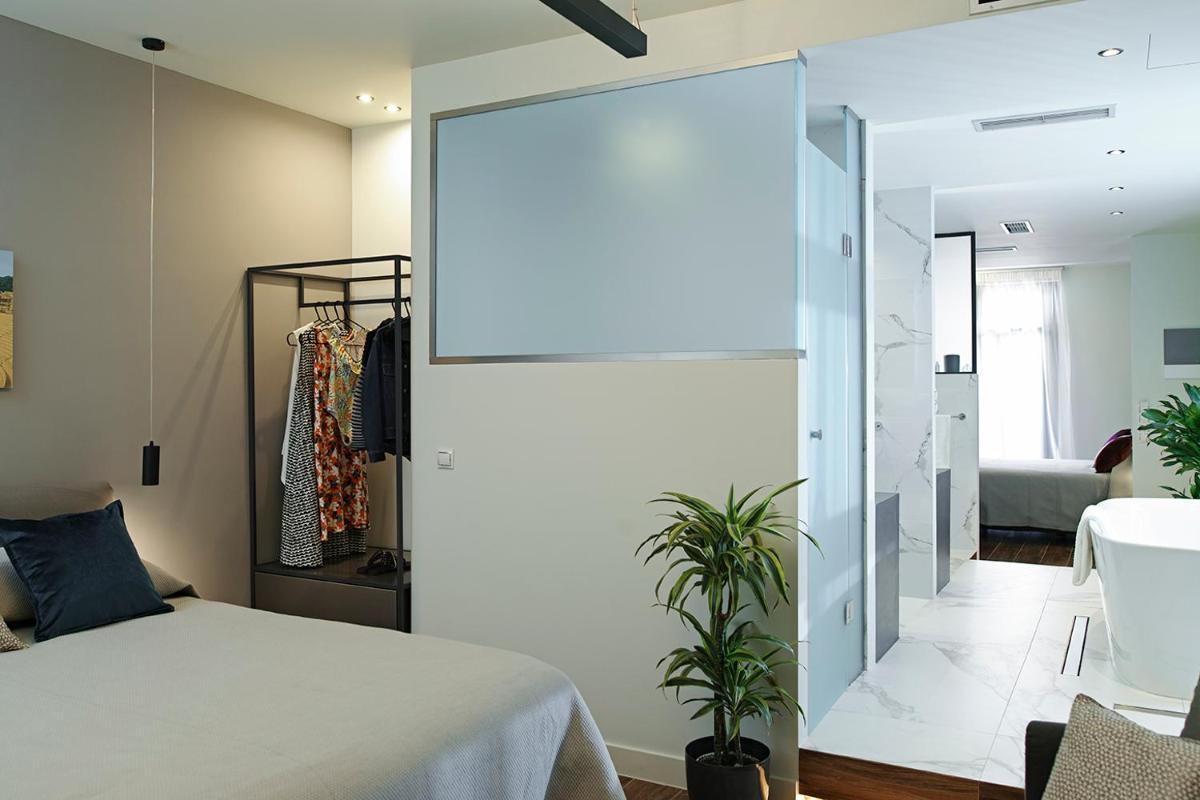 The Gem Society Hotel