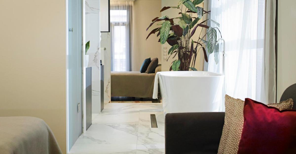 The Gem Society Hotel